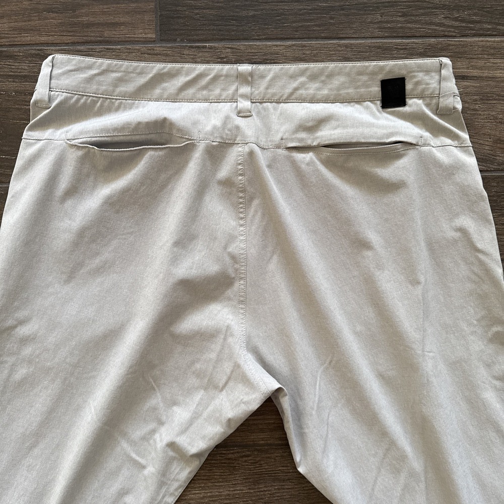 Vuori Men's 36×32 The Rise The Shine Stretch Performance Pants V431 Beige - Picture 9 of 10
